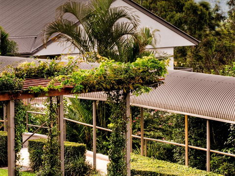 Mercure Clear Mountain Lodge Spa And Vineyard - QLD Tourism 4