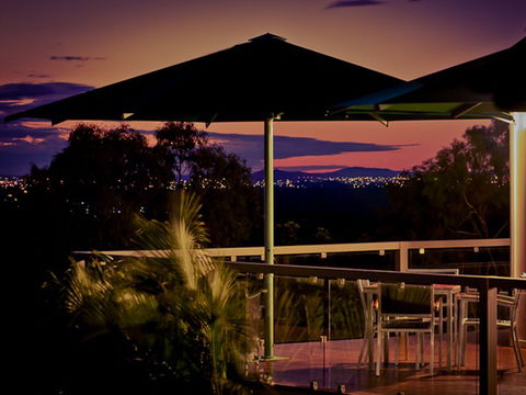 Mercure Clear Mountain Lodge Spa And Vineyard - QLD Tourism 6