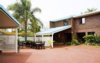 Cleveland Visitor Villas Motel - QLD Tourism 1