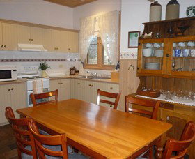 Rossmore Cottage - Queensland Tourism 4