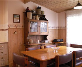 Rossmore Cottage - Queensland Tourism 3