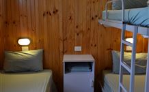 Holbrook Motor Village - Queensland Tourism 1