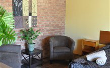 Lightning Ridge Outback Resort And Caravan Park - QLD Tourism 4