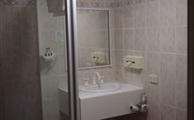 Canowindra Riverview Motel - QLD Tourism 4