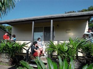 Canton Beach Waterfront Tourist Park - QLD Tourism 0