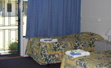 Holbrook Settlers Motel - Holbrook - QLD Tourism 3