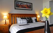 Moore Park Inn - Armidale - QLD Tourism 0