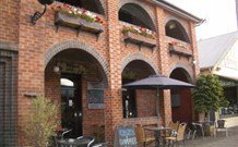 The Berry Hotel - Berry - QLD Tourism 5