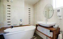 Willows Motel Goulburn - Goulburn - QLD Tourism 0