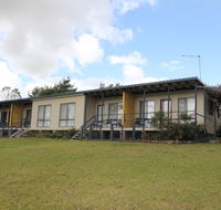 Bumblebrook Farm Motel - Queensland Tourism