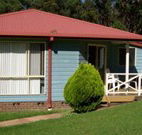 Lake Glenbawn Holiday Cottages - QLD Tourism