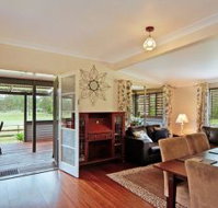 Woollamia Farm Cottage Accommodation - QLD Tourism