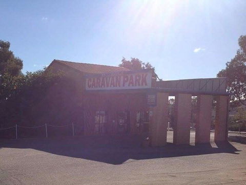 Broken Hill Lake View Caravan Park - Queensland Tourism 6