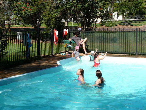 Yarraman Caravan Park & Cabins - Queensland Tourism 6