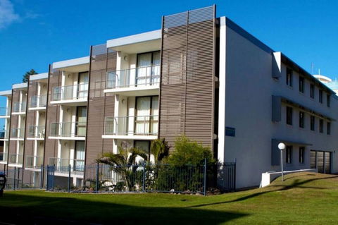 Merrima Court Holiday Apartments - Queensland Tourism 4