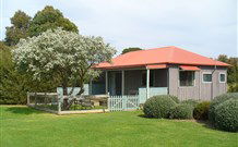 Pebble Bay Cottage - Queensland Tourism 1