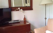 Tugin Cottage - QLD Tourism 3