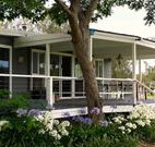 Yarralaw Springs Wines Vine Loft Bed and Breakfast - QLD Tourism