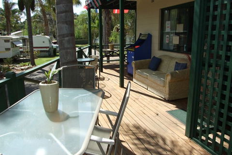 Batemans Bay YHA - Queensland Tourism 6