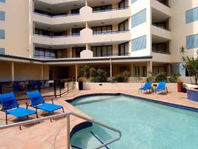 West End Central Apartments - QLD Tourism 1