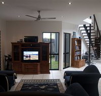 Dolphin Beach House - Queensland Tourism