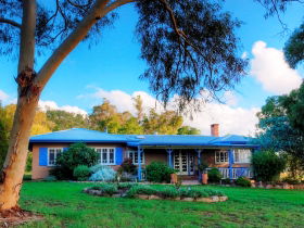 M.J Yurts Ballandean - QLD Tourism 0