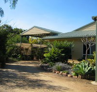 Olas Holiday House - QLD Tourism