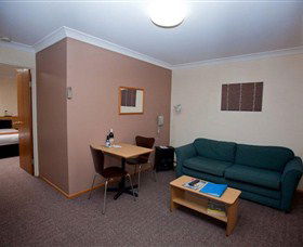 Blue Shades Motel - QLD Tourism 3