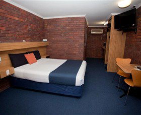 Blue Shades Motel - QLD Tourism 1