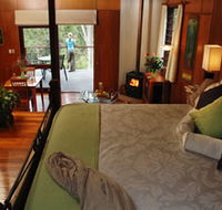 Whispering Valley Cottage Retreat - Queensland Tourism