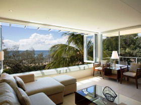 Maison Noosa Luxury Beachfront Resort - QLD Tourism 3