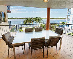 On The River Holiday Apartments - QLD Tourism 3