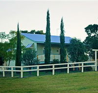 Milford Country Cottages - QLD Tourism