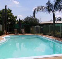 Parkes Overnighter Caravan Park - QLD Tourism