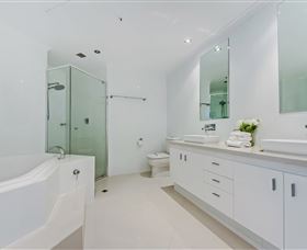 Oceana On Broadbeach - QLD Tourism 1