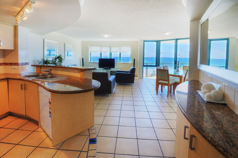Grand Palais Beachside Resort - Queensland Tourism 2