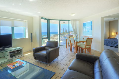 Grand Palais Beachside Resort - Queensland Tourism 3