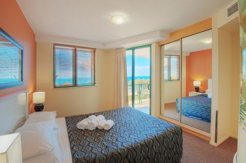Grand Palais Beachside Resort - Queensland Tourism 6