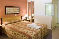 Grand Palais Beachside Resort - Queensland Tourism 10