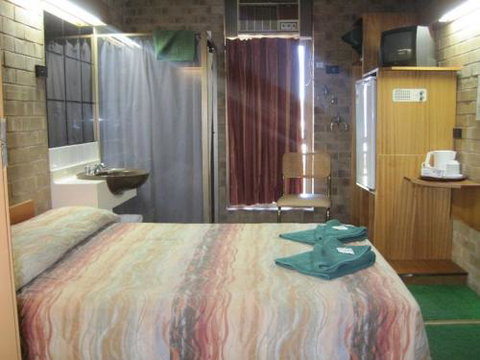 Desert Rose Inn - Queensland Tourism 22