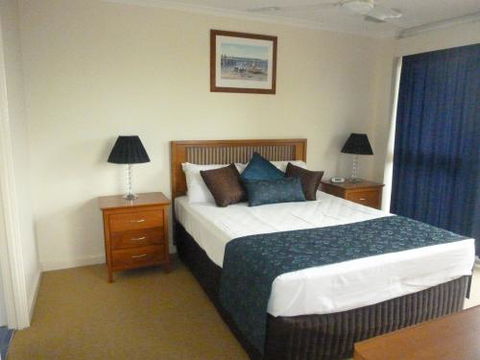 Coral Towers Holiday Suites - Queensland Tourism 10