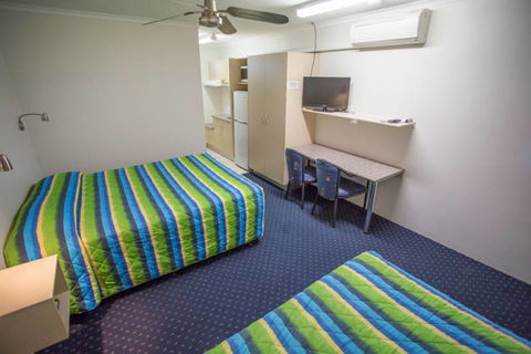 Fourth Avenue Motor Inn - QLD Tourism 33