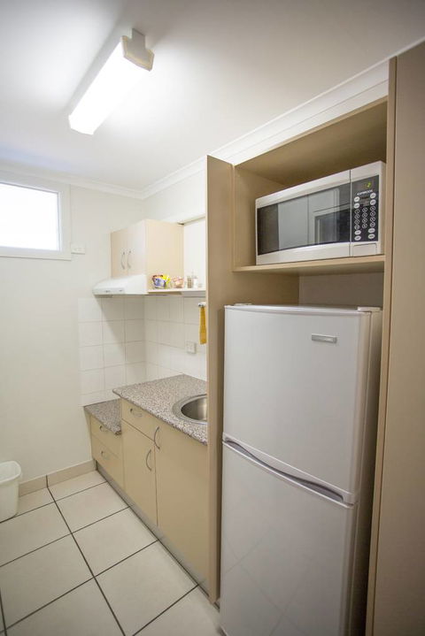 Fourth Avenue Motor Inn - QLD Tourism 35
