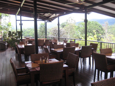 Highlander Tavern, Restaurant & Bar - Queensland Tourism 11