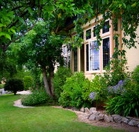 Cotswold Gardens Armidale - QLD Tourism