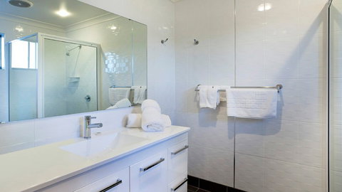  Sunseeker Motor Inn - QLD Tourism 1