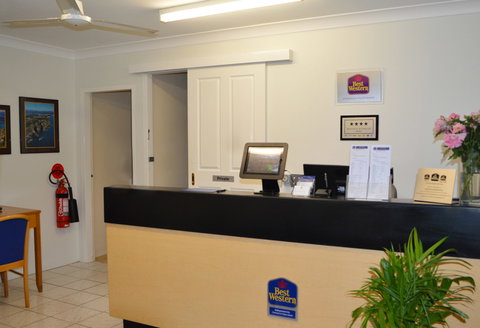 BEST WESTERN Lakesway Motor Inn - QLD Tourism 0