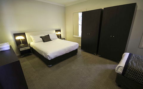 Best Western Plus Charles Sturt Suites And Apartments - Queensland Tourism 9
