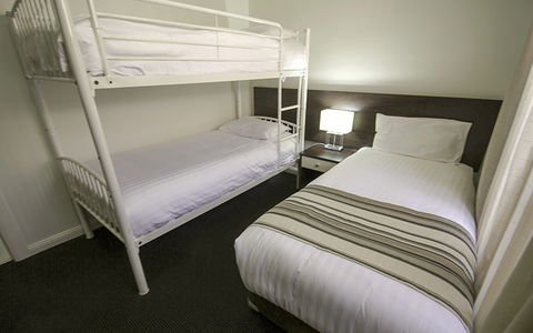Best Western Plus Charles Sturt Suites And Apartments - Queensland Tourism 10