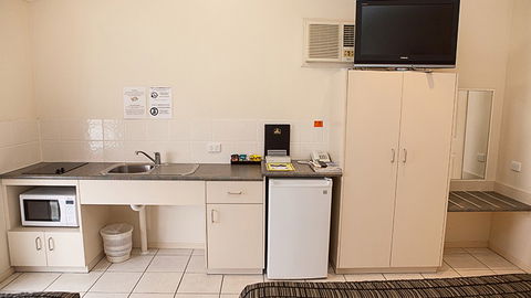BEST WESTERN Caboolture Central Motor Inn - QLD Tourism 0